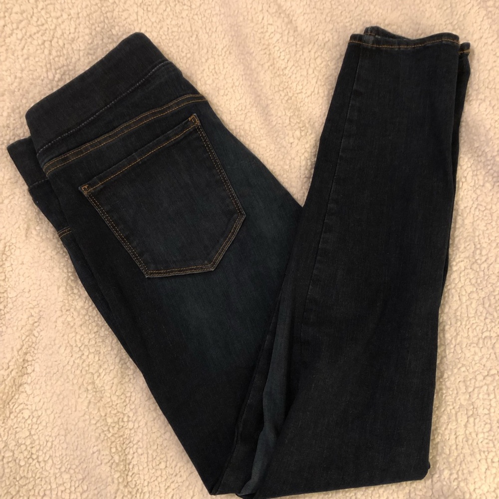 Old navy pull on sculpt rockstar jeans